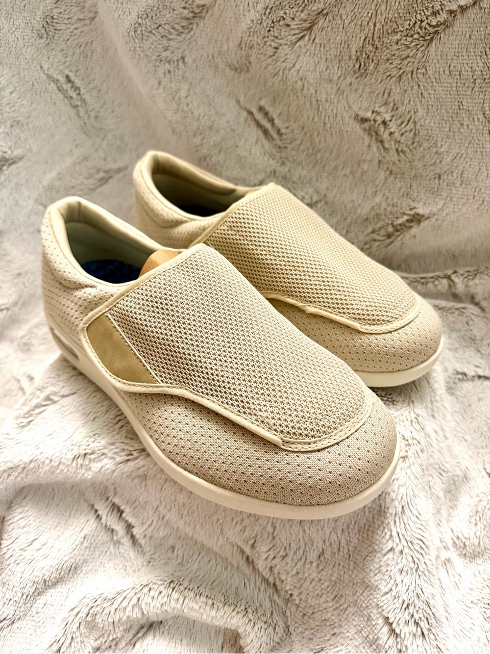 youyun Beige Mesh Diabetic Shoes Men US 8 Women US 9